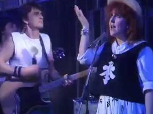 Mike Oldfield ft. Maggie Reilly - Moonlight Shadow